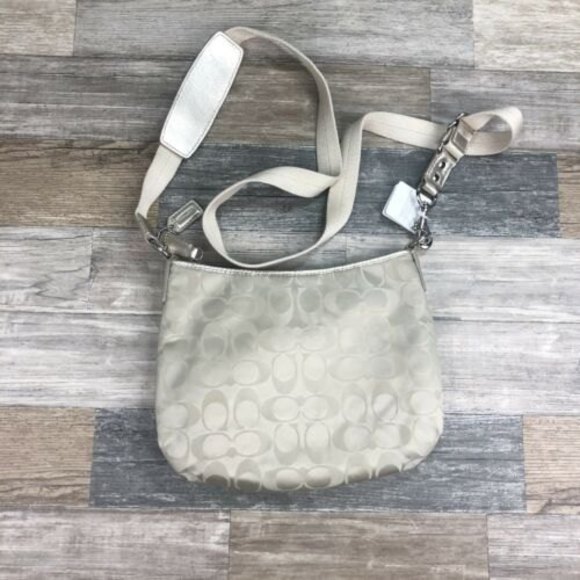 Coach Gold Khaki Bag in Signature Jacquard Shoulder Strap Zip NWT - Picture 5 of 9